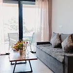 Ariti Luxury 아파트